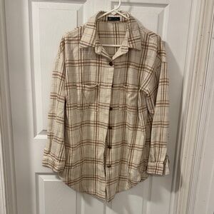 Women’s Plaid Button-Up Shirt/shacket